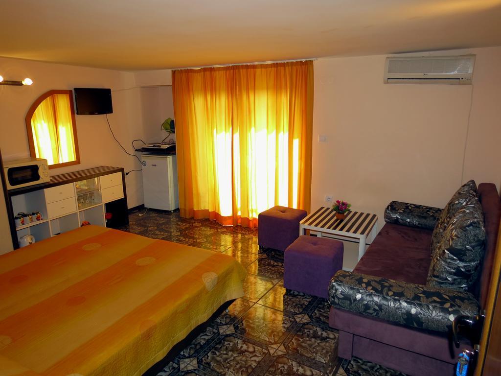 Family Hotel Lebed Nesebar Exterior foto